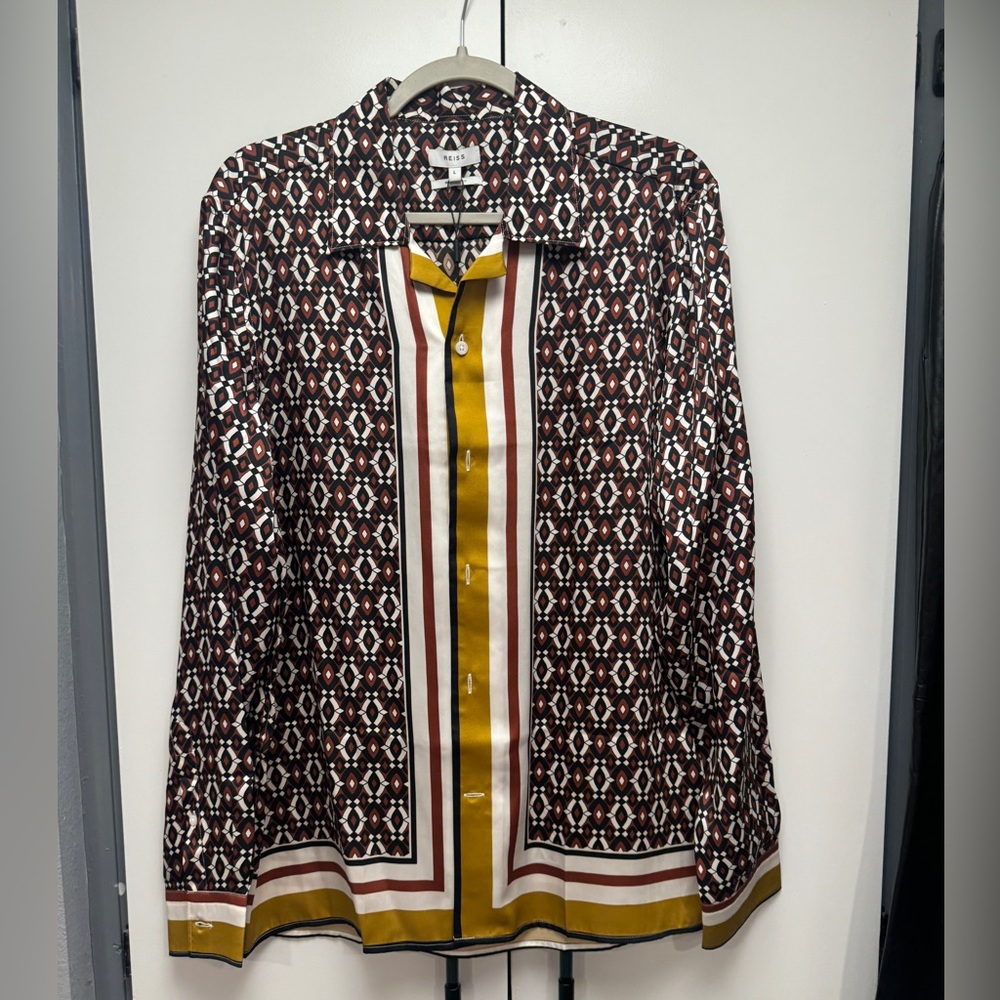 NWT Reiss Ronda LS Framed detail geo shirt.  Size large